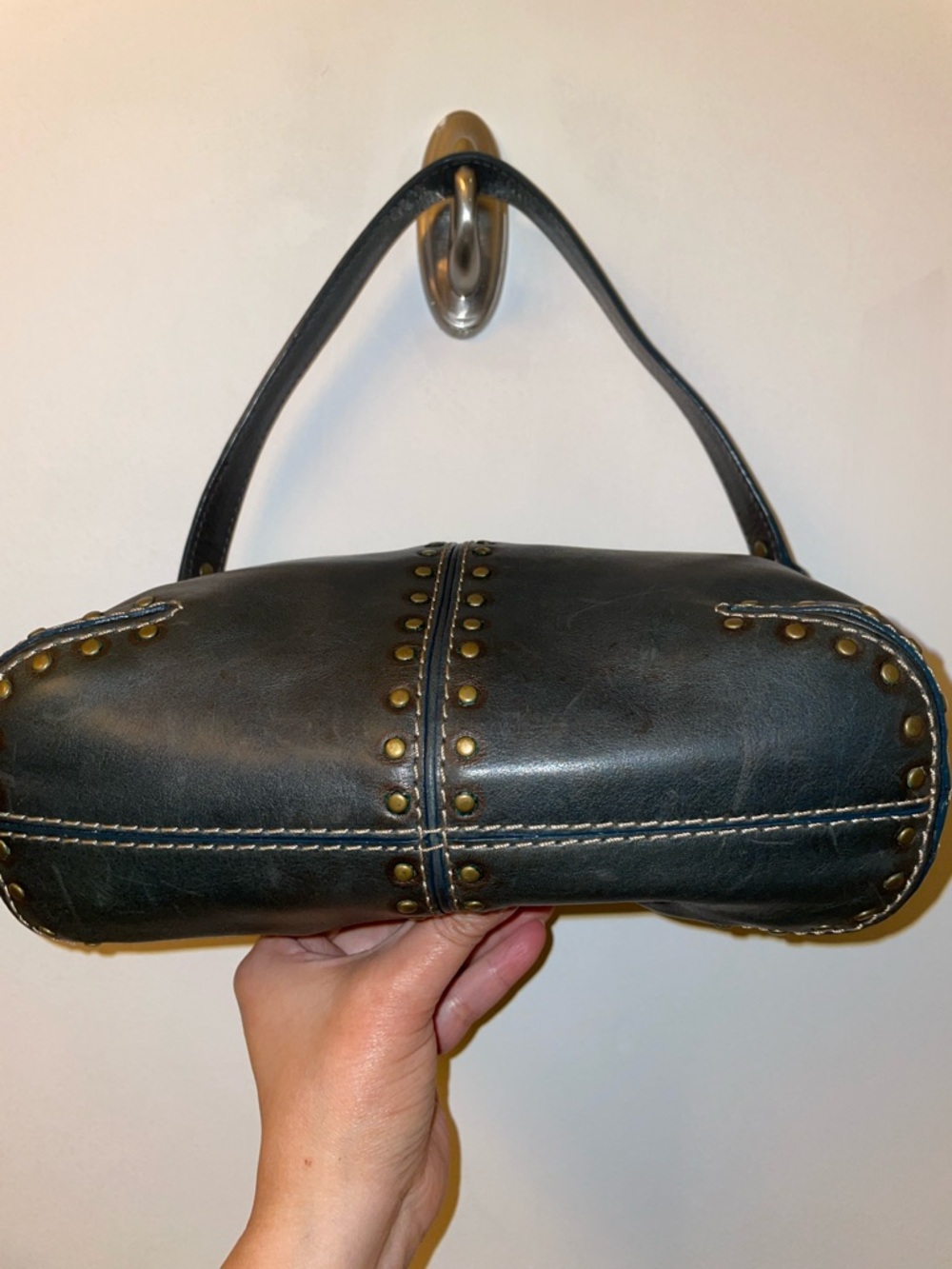 Micheal Kors Classic Black Leather Studded Shoulder Bag - Picture 4 of 7
